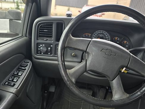 Used 2005 Chevrolet Silverado 2500 LS w/ Heavy-Duty Power Package image 19