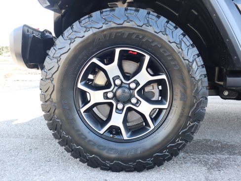 Used 2018 Jeep Wrangler Unlimited Rubicon image 11