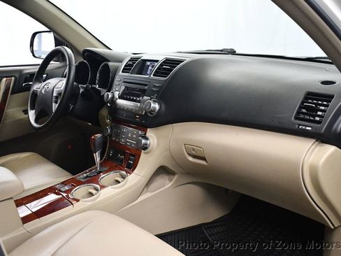 Used 2012 Toyota Highlander Limited w/ Tow Pkg image 11