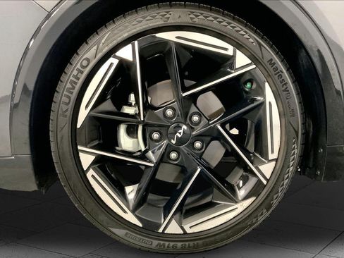 Certified 2025 Kia K4 GT-Line w/ GT-Line Premium Package FWD image 9