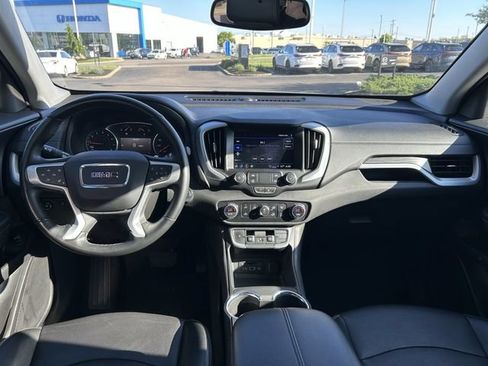 Used 2024 GMC Terrain SLT AWD/4WD image 9