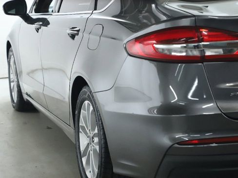 Used 2020 Ford Fusion SEL image 41