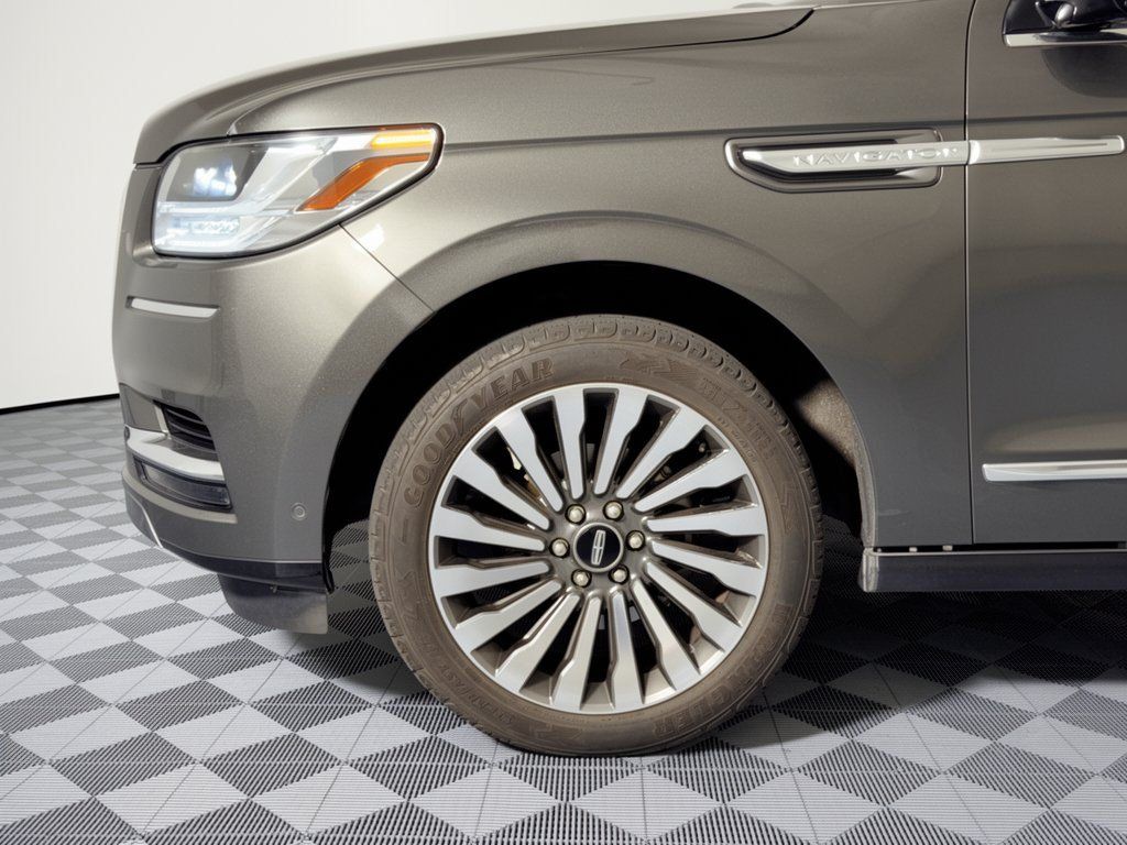Used 2018 Lincoln Navigator Reserve w/ Technology Package AWD/4WD image 13