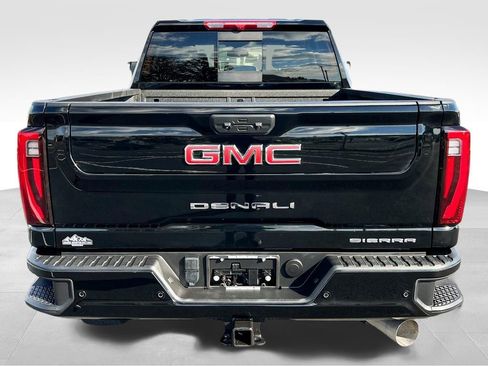 Used 2025 GMC Sierra 2500 Denali image 9