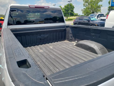 Used 2021 Chevrolet Silverado 2500 Custom w/ Custom Value Package AWD/4WD image 17