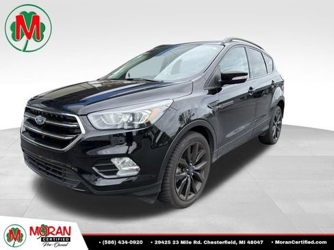 Used 2017 Ford Escape Titanium FWD image 1