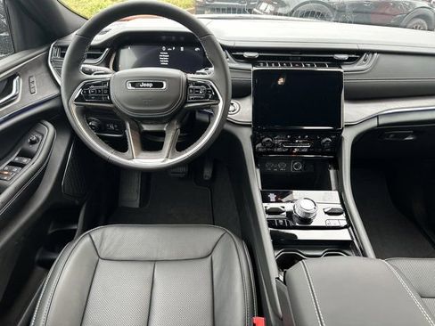 New 2025 Jeep Grand Cherokee Overland image 21