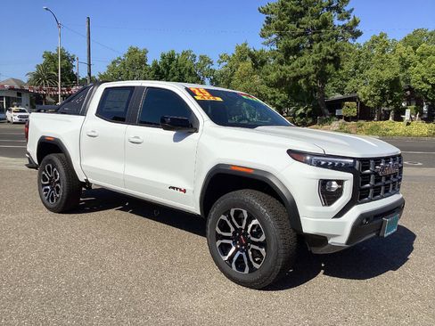 New 2025 GMC Canyon AT4 w/ Nightfall Edition AWD/4WD image 5