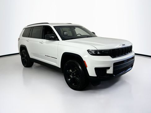 Used 2023 Jeep Grand Cherokee L Laredo AWD/4WD image 3