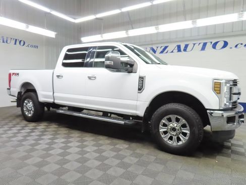 Used 2019 Ford F250 XLT w/ XLT Premium Package AWD/4WD image 3