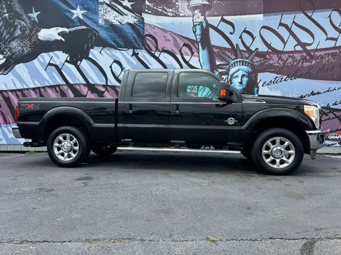 Used 2011 Ford F250 Lariat w/ Lariat Interior Pkg AWD/4WD image 1