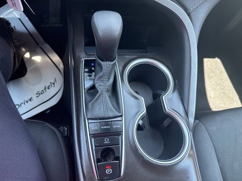 Used 2022 Toyota Camry LE image 21