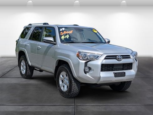 Used 2024 Toyota 4Runner SR5 Premium w/ Moonroof Package AWD/4WD image 2