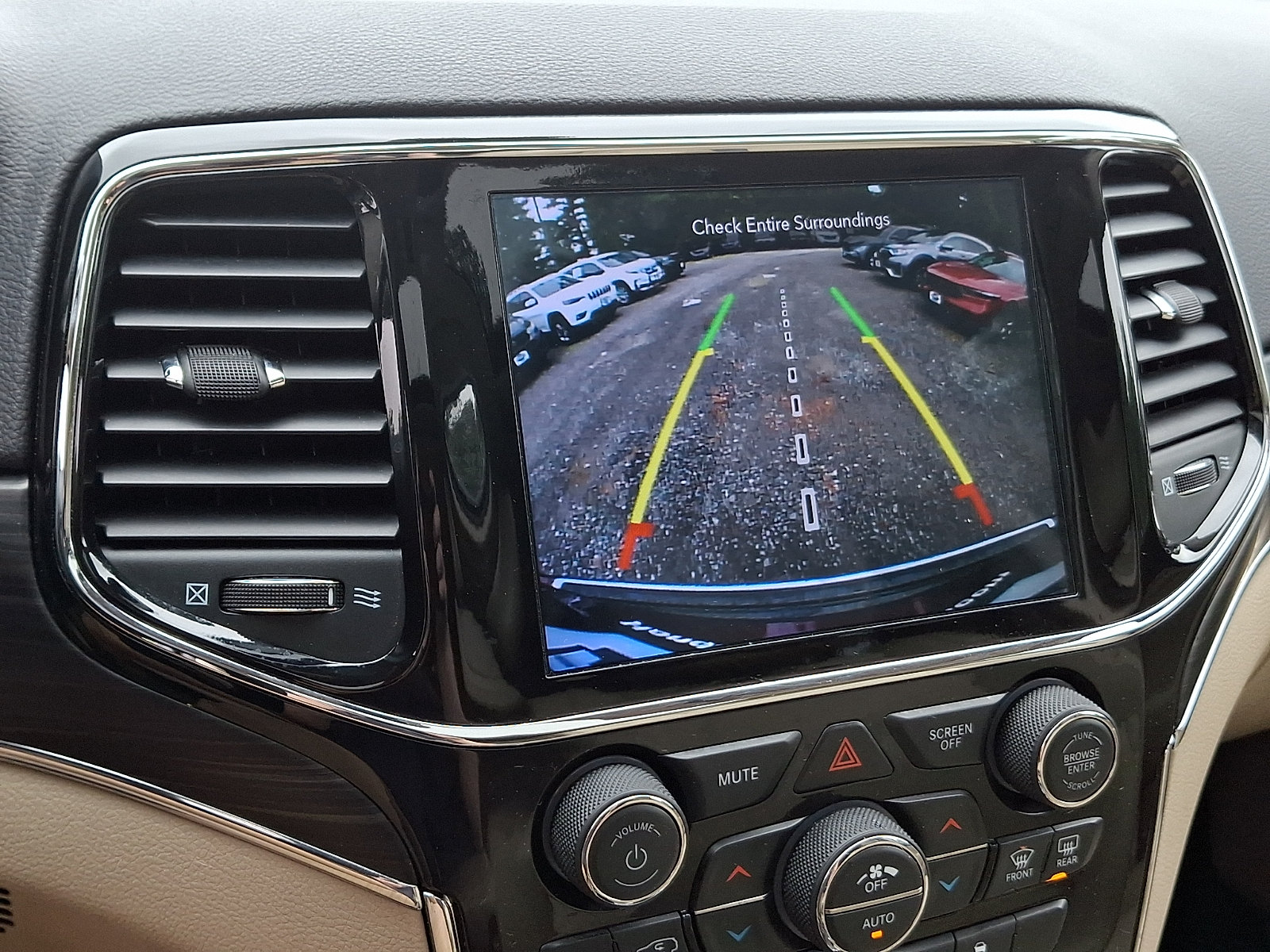 Used 2020 Jeep Grand Cherokee Limited AWD/4WD image 18