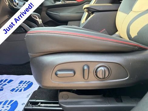 Used 2024 Chevrolet TrailBlazer RS FWD image 19