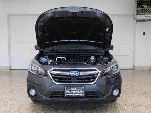 Used 2018 Subaru Outback 2.5i Limited image 11