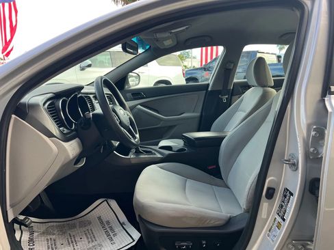Used 2012 Kia Optima LX w/ Convenience Pkg FWD image 9