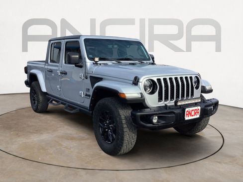 Used 2023 Jeep Gladiator Sport image 7