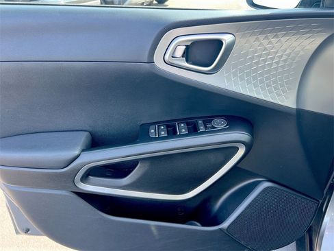 Used 2023 Kia Soul LX w/ Option Group 015 image 18