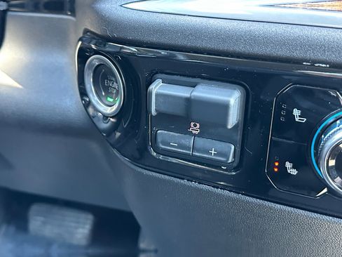 Used 2024 GMC Sierra 1500 SLE w/ Preferred Package image 24