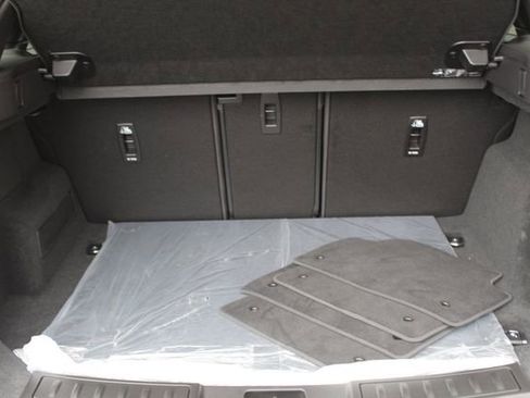 Used 2025 Land Rover Range Rover Evoque S image 24