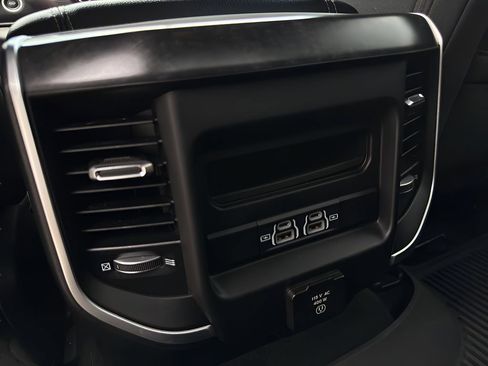 Used 2022 RAM 1500 Big Horn w/ Night Edition AWD/4WD image 13