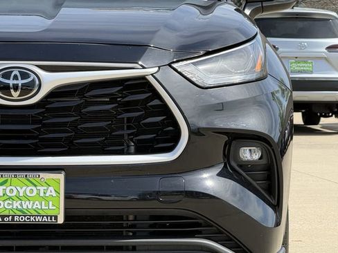 Used 2022 Toyota Highlander XLE image 5