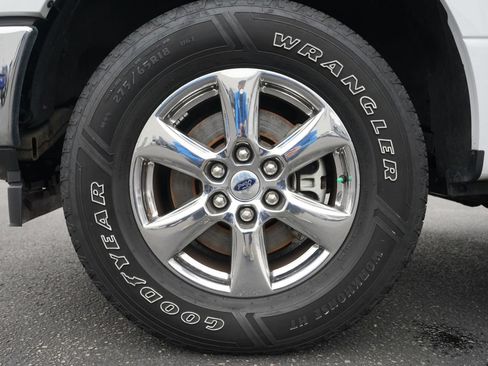 Used 2019 Ford F150 XLT w/ Equipment Group 302A Luxury AWD/4WD image 31