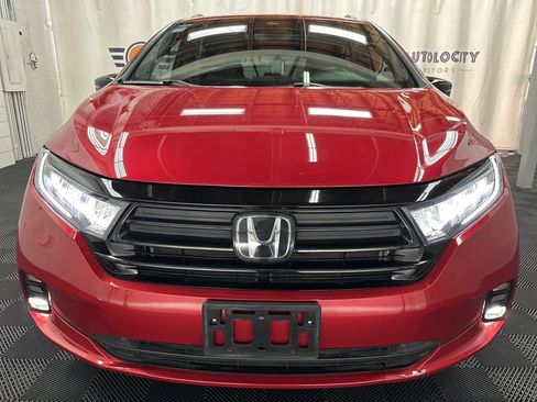Used 2023 Honda Odyssey Sport image 4