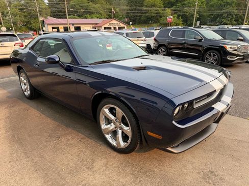 Used 2014 Dodge Challenger SXT w/ Super Sport Group (SS/T) RWD image 3