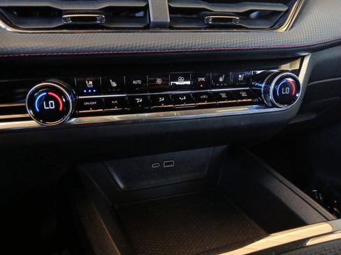 Used 2025 Chevrolet Equinox RS w/ Safety and Technology Package image 19