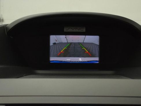 Used 2016 Ford Escape SE w/ SE Chrome Package image 4