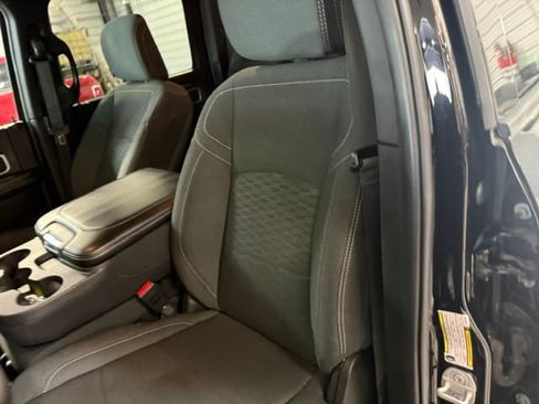 Used 2025 RAM 2500 Big Horn AWD/4WD image 47