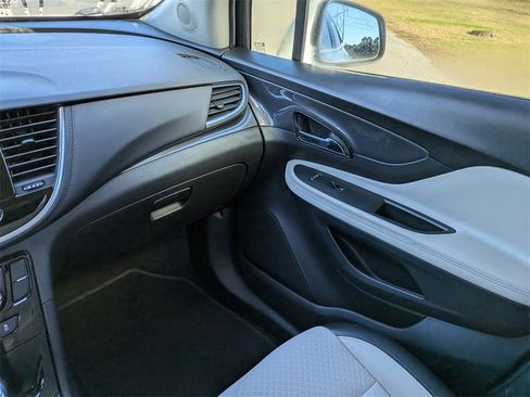 Used 2022 Buick Encore Preferred w/ Safety Package image 16