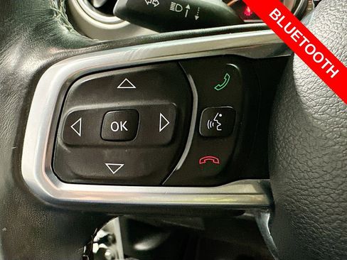 Used 2018 Jeep Wrangler Unlimited Sahara w/ Dual Top Group AWD/4WD image 34