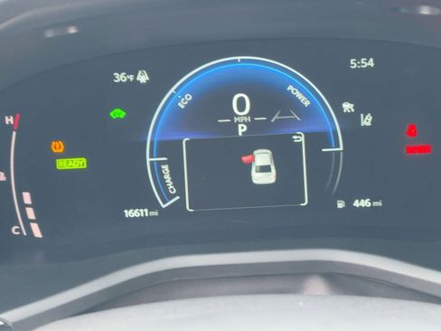 Used 2025 Toyota Camry SE image 9