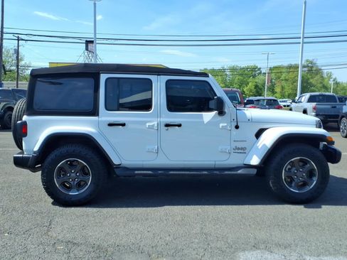 Used 2021 Jeep Wrangler Unlimited Sahara AWD/4WD image 2