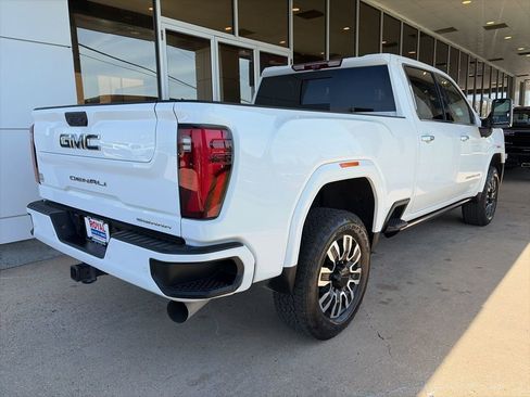 Used 2024 GMC Sierra 2500 Denali Ultimate AWD/4WD image 5