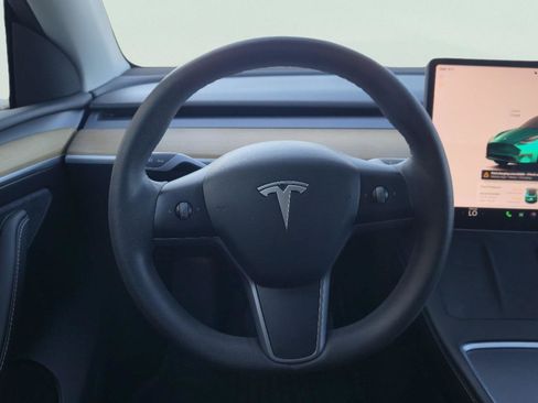 Used 2023 Tesla Model Y AWD image 14