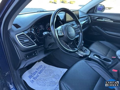 Used 2023 Kia Seltos EX image 59