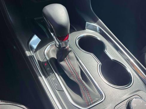 Used 2023 Chevrolet Traverse RS AWD/4WD image 28