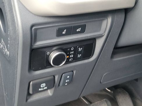 Used 2024 Ford Expedition XLT RWD image 25