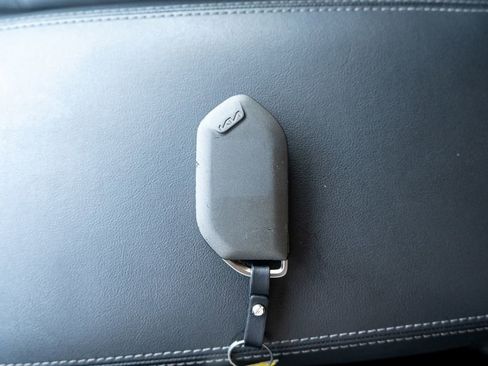 Used 2025 Kia Sorento S w/ Panoramic Sunroof Package image 29