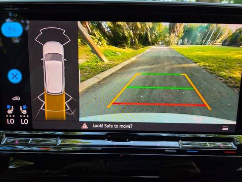 Used 2026 Volkswagen Atlas SE FWD image 26