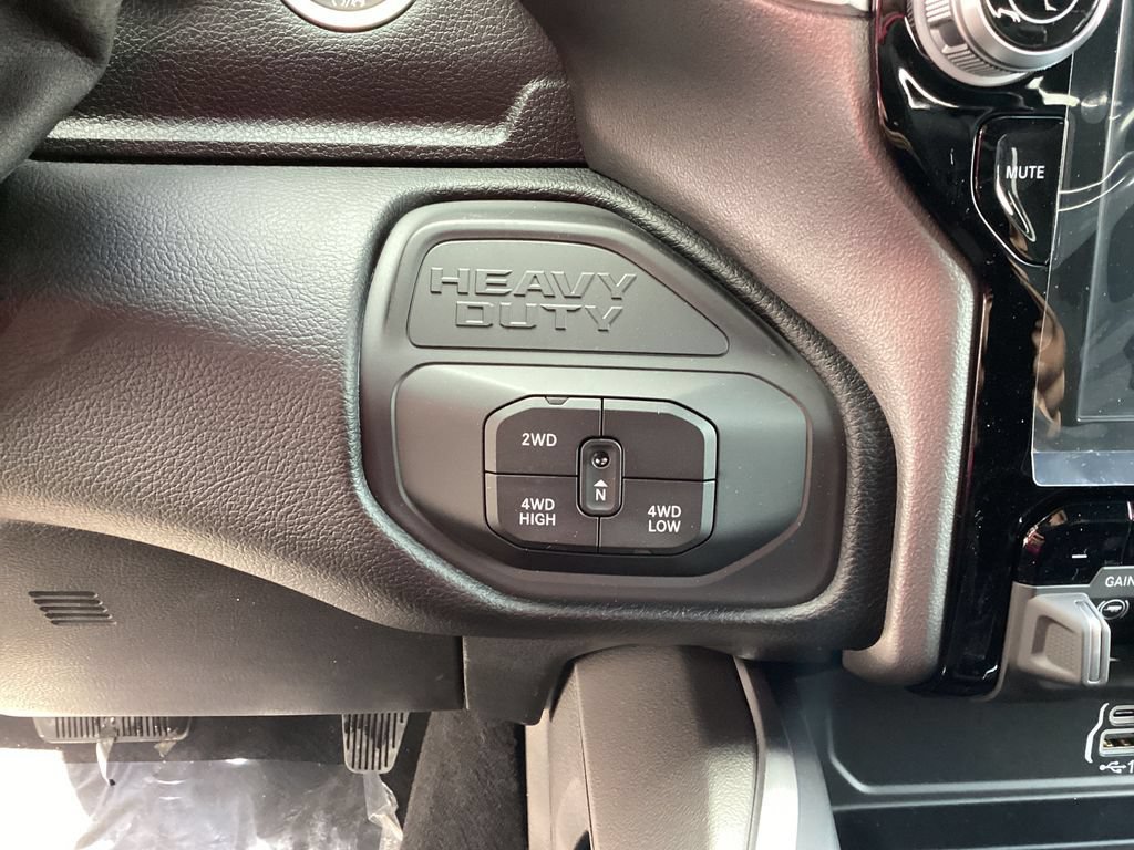 New 2026 RAM 3500 Big Horn AWD/4WD image 12