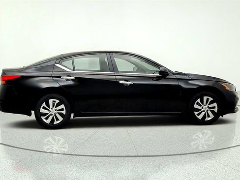 Used 2023 Nissan Altima 2.5 S FWD image 4