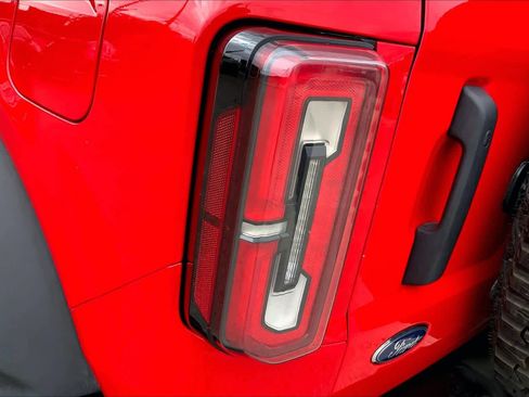 Used 2023 Ford Bronco Wildtrak image 29