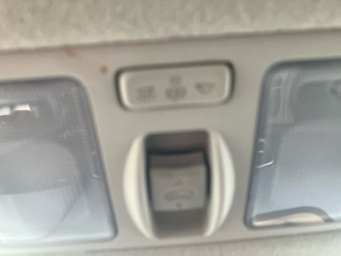 Used 2025 Hyundai Venue SEL FWD image 18