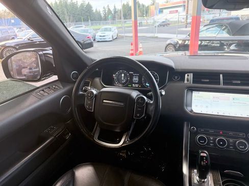 Used 2017 Land Rover Range Rover Sport HSE image 10