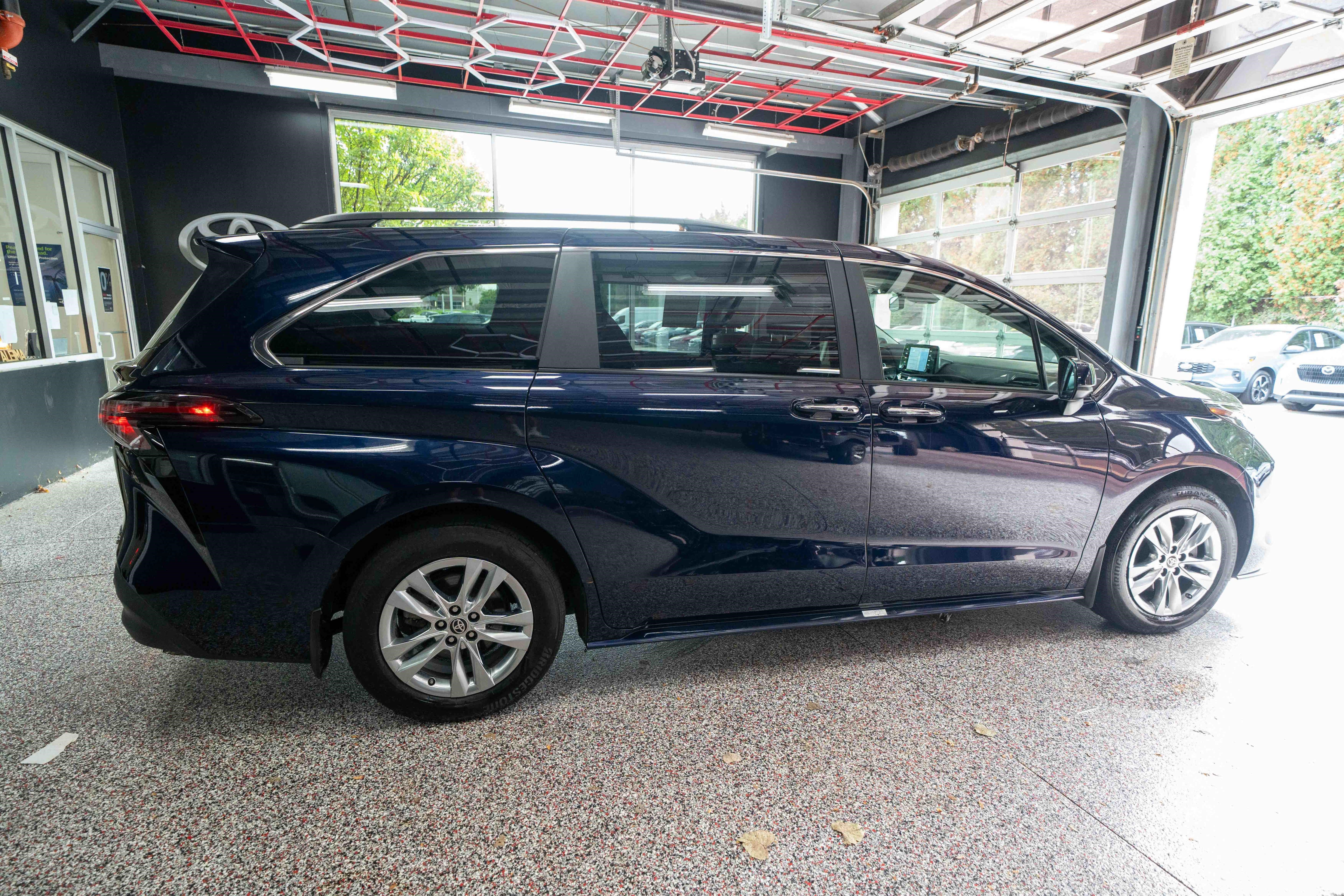 Certified 2023 Toyota Sienna XLE w/ XLE Plus Package AWD/4WD image 5